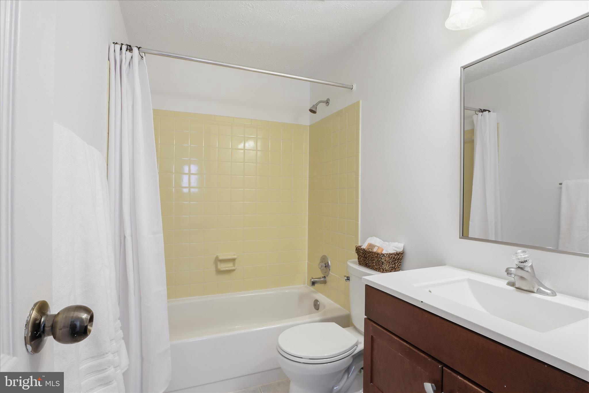 9810 OLEANDER AVENUE