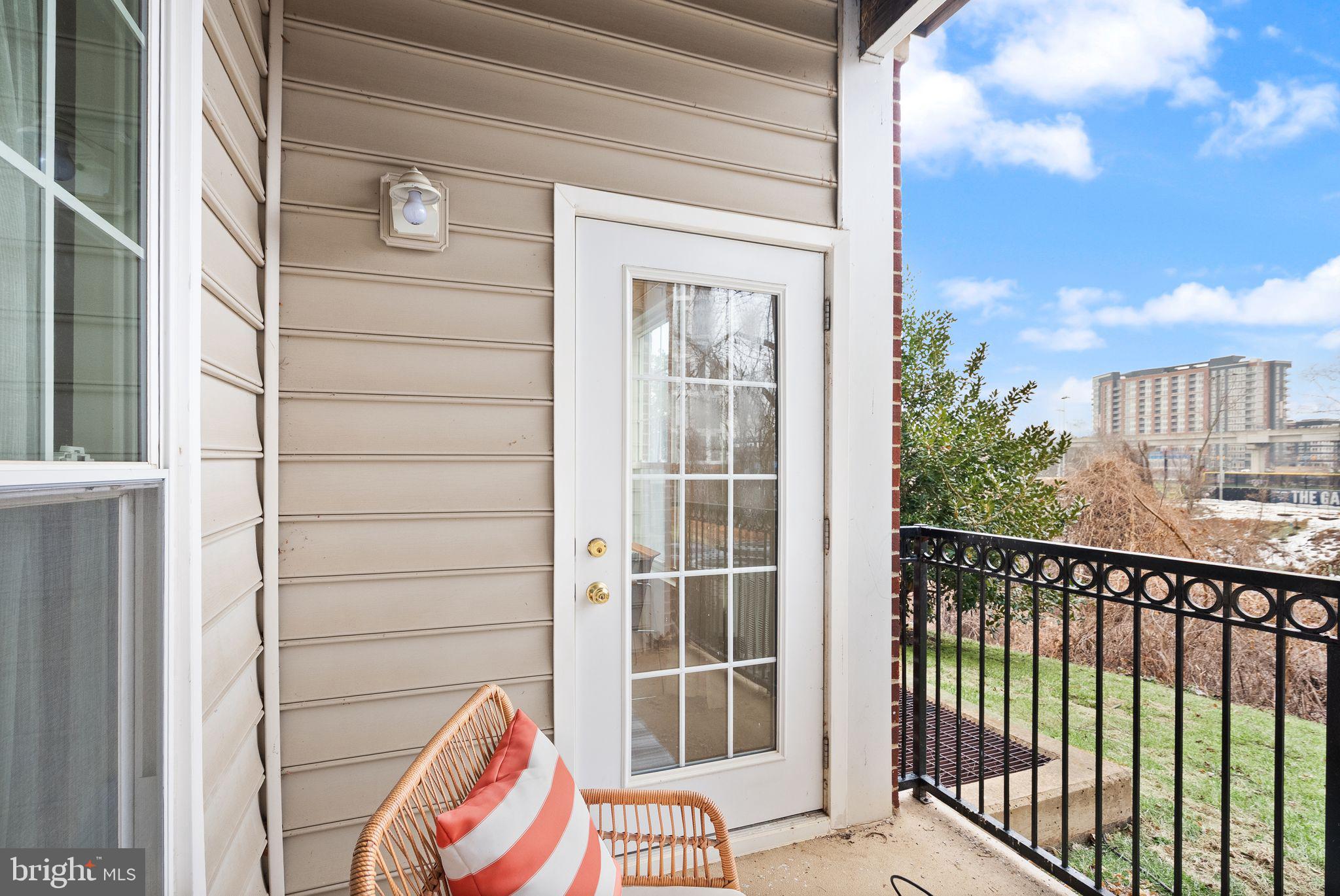 1601 SPRING GATE DRIVE 1116