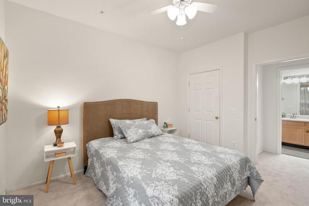 1601 SPRING GATE DRIVE 1116
