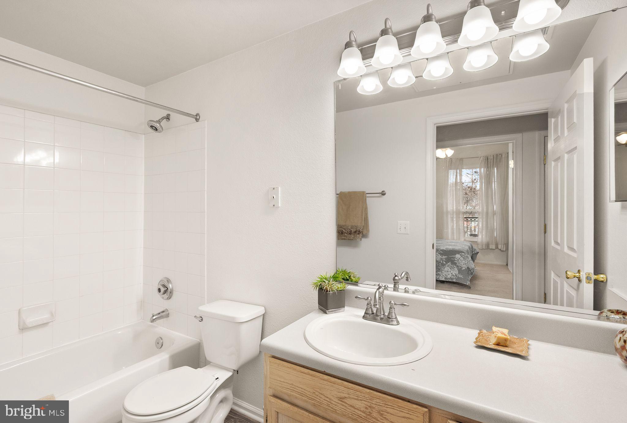 1601 SPRING GATE DRIVE 1116