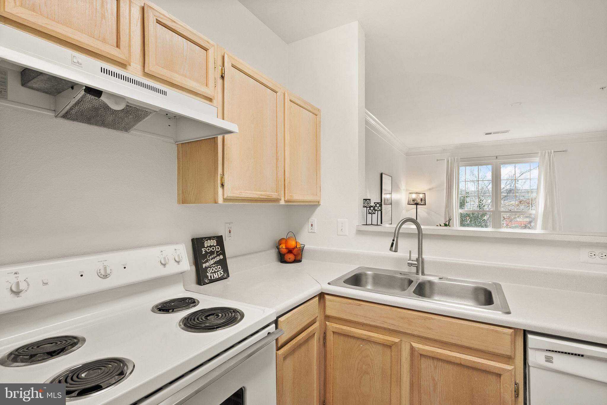 1601 SPRING GATE DRIVE 1116