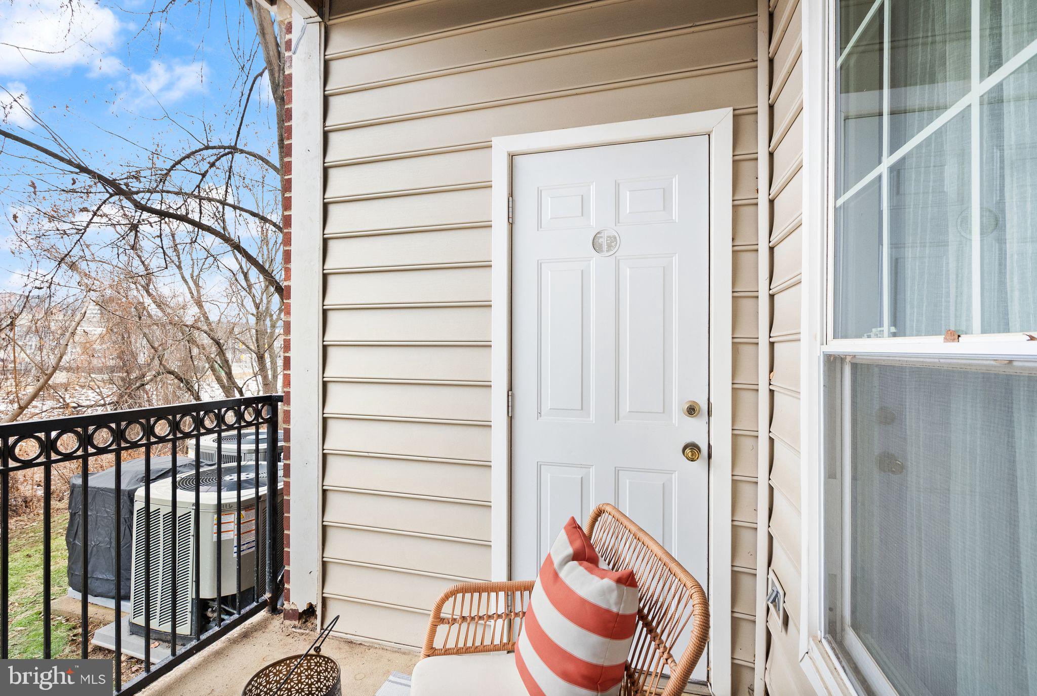 1601 SPRING GATE DRIVE 1116