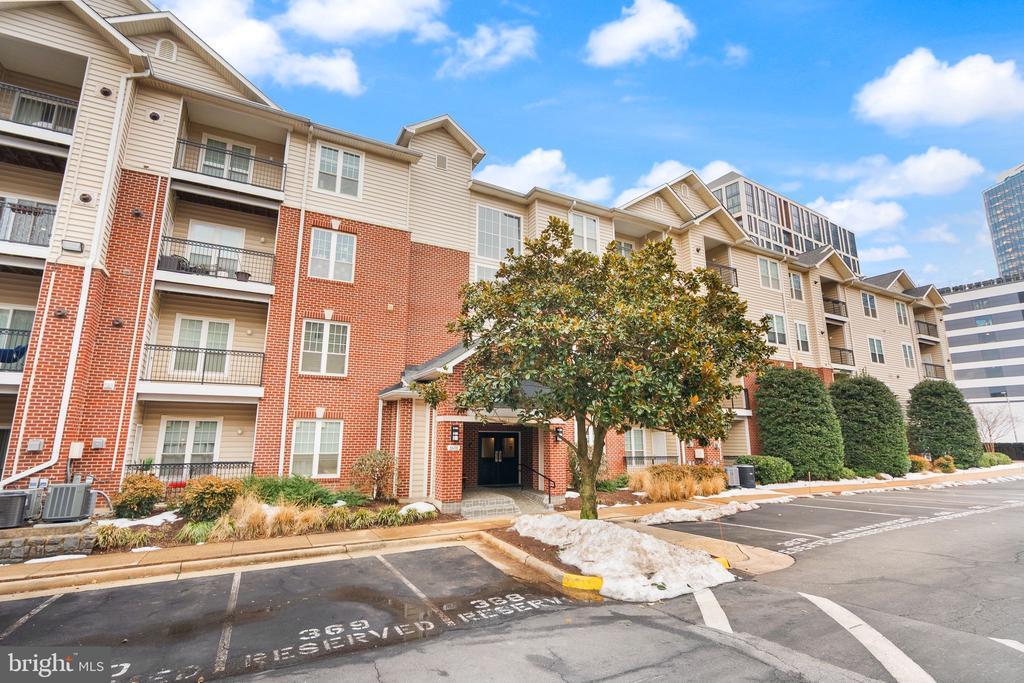 1601 SPRING GATE DRIVE 1116