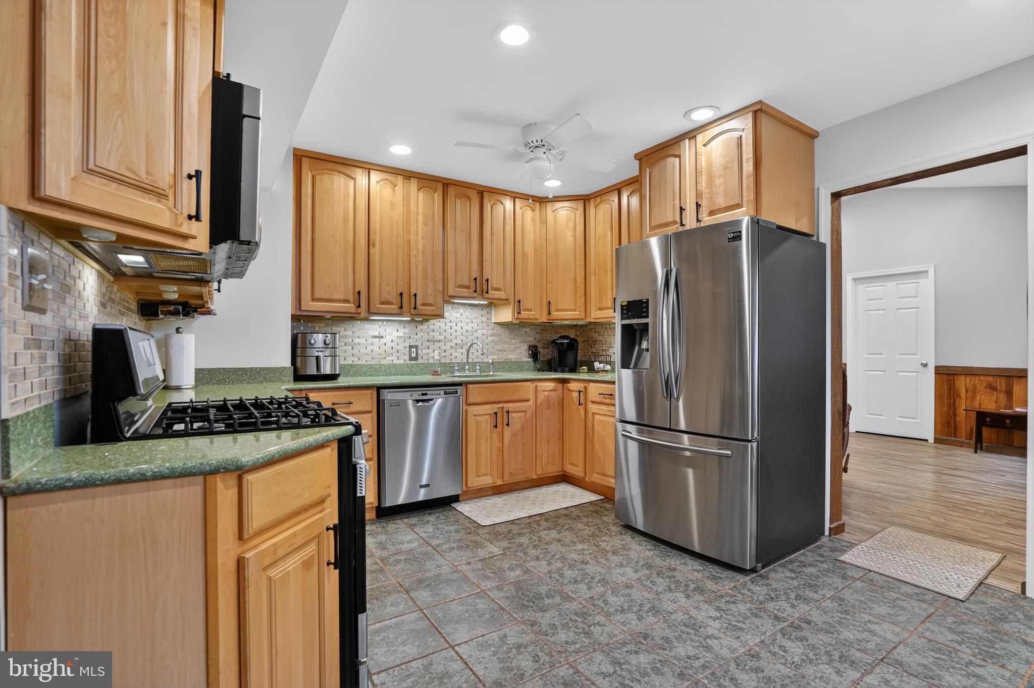 6803 KENFIG DRIVE