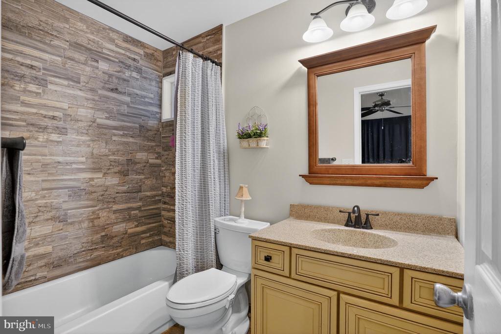 6803 KENFIG DRIVE