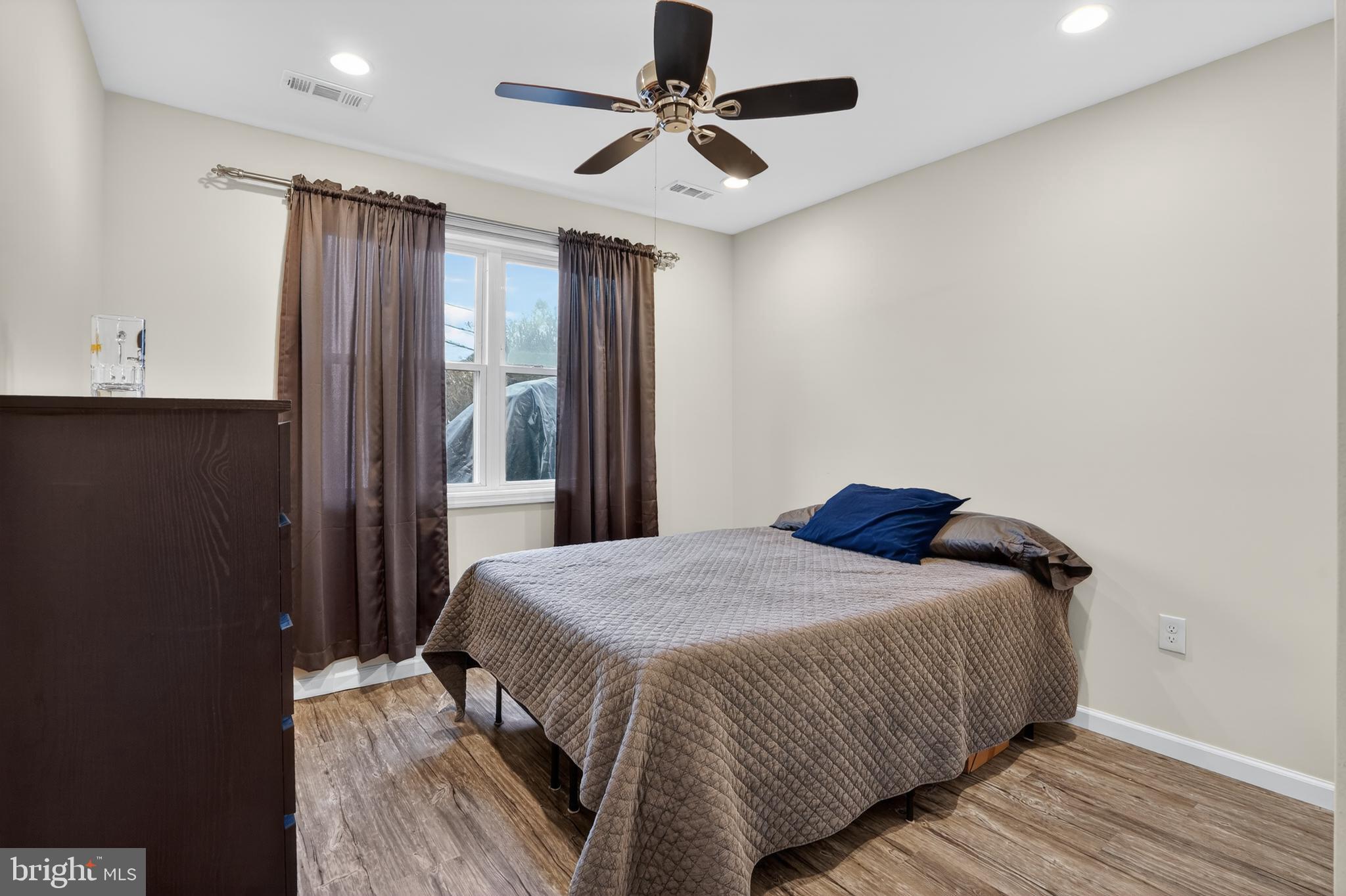 6803 KENFIG DRIVE