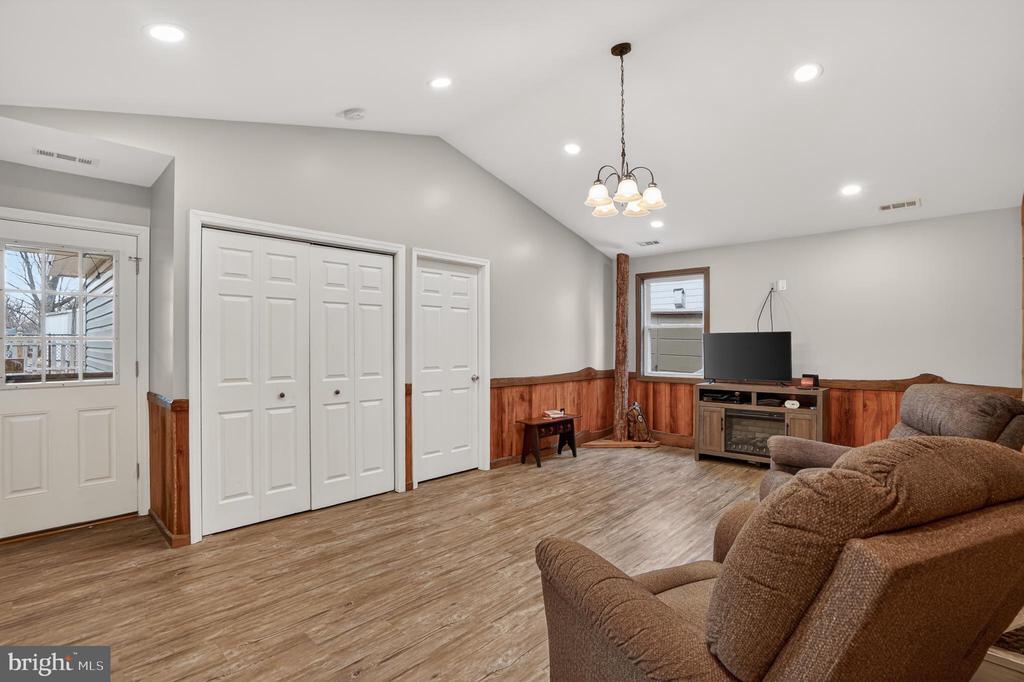 6803 KENFIG DRIVE