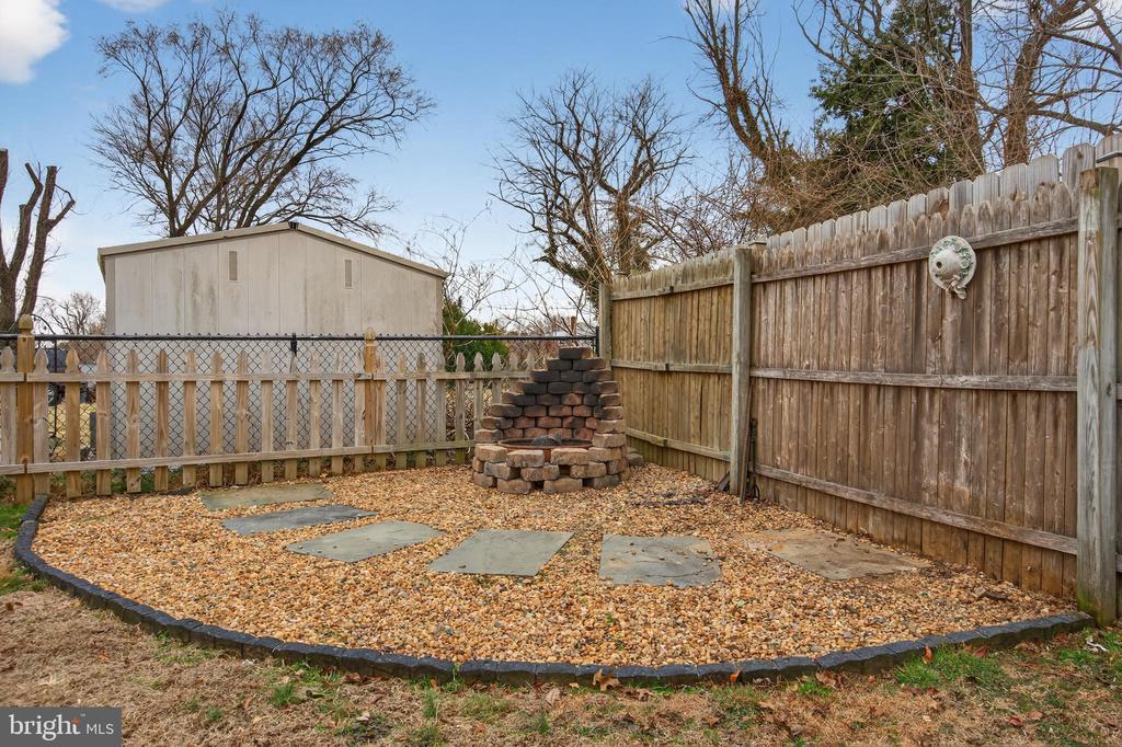 6803 KENFIG DRIVE