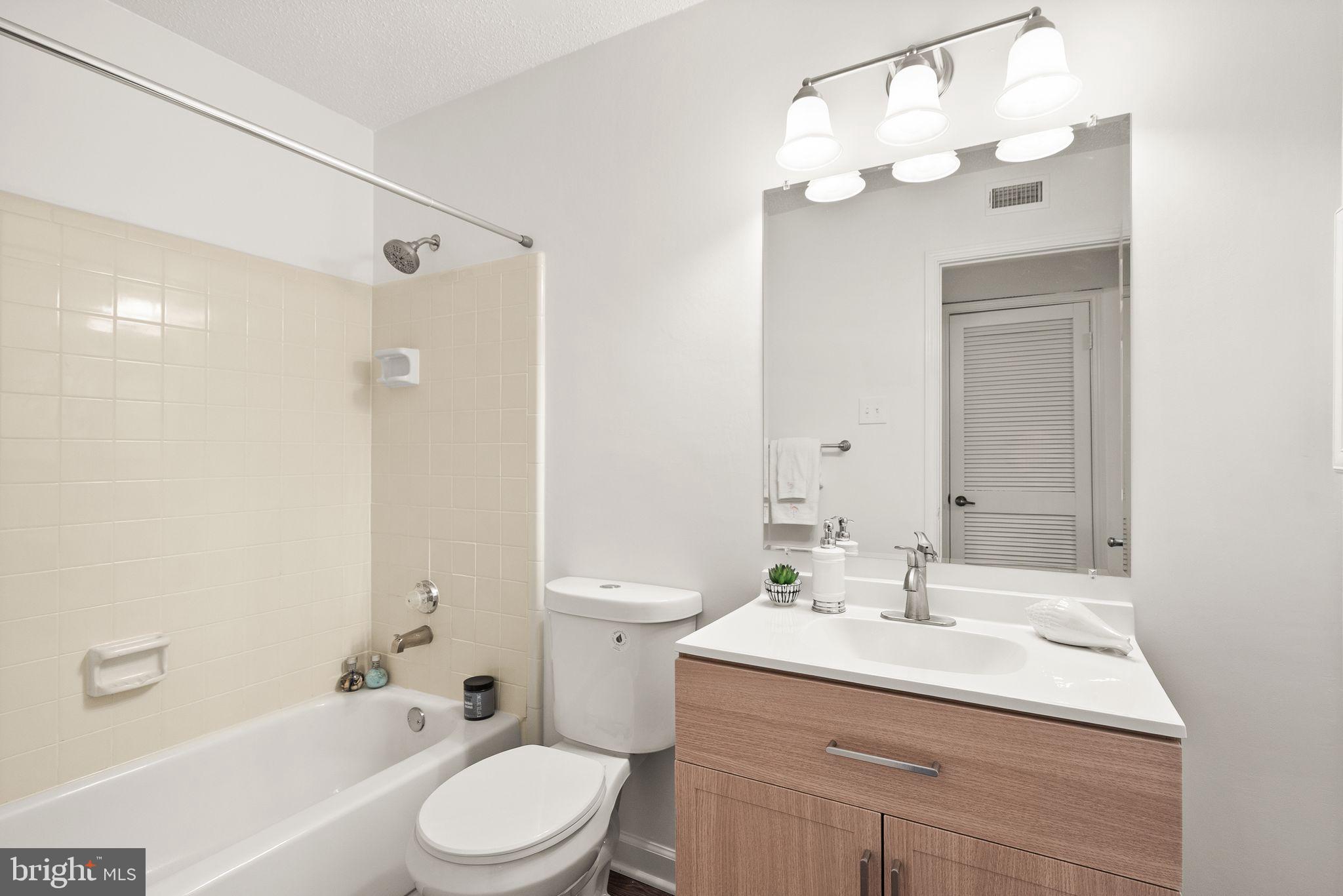 1538 LINCOLN WAY 201A