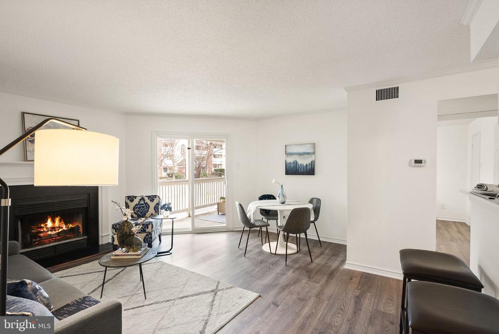 1538 LINCOLN WAY 201A