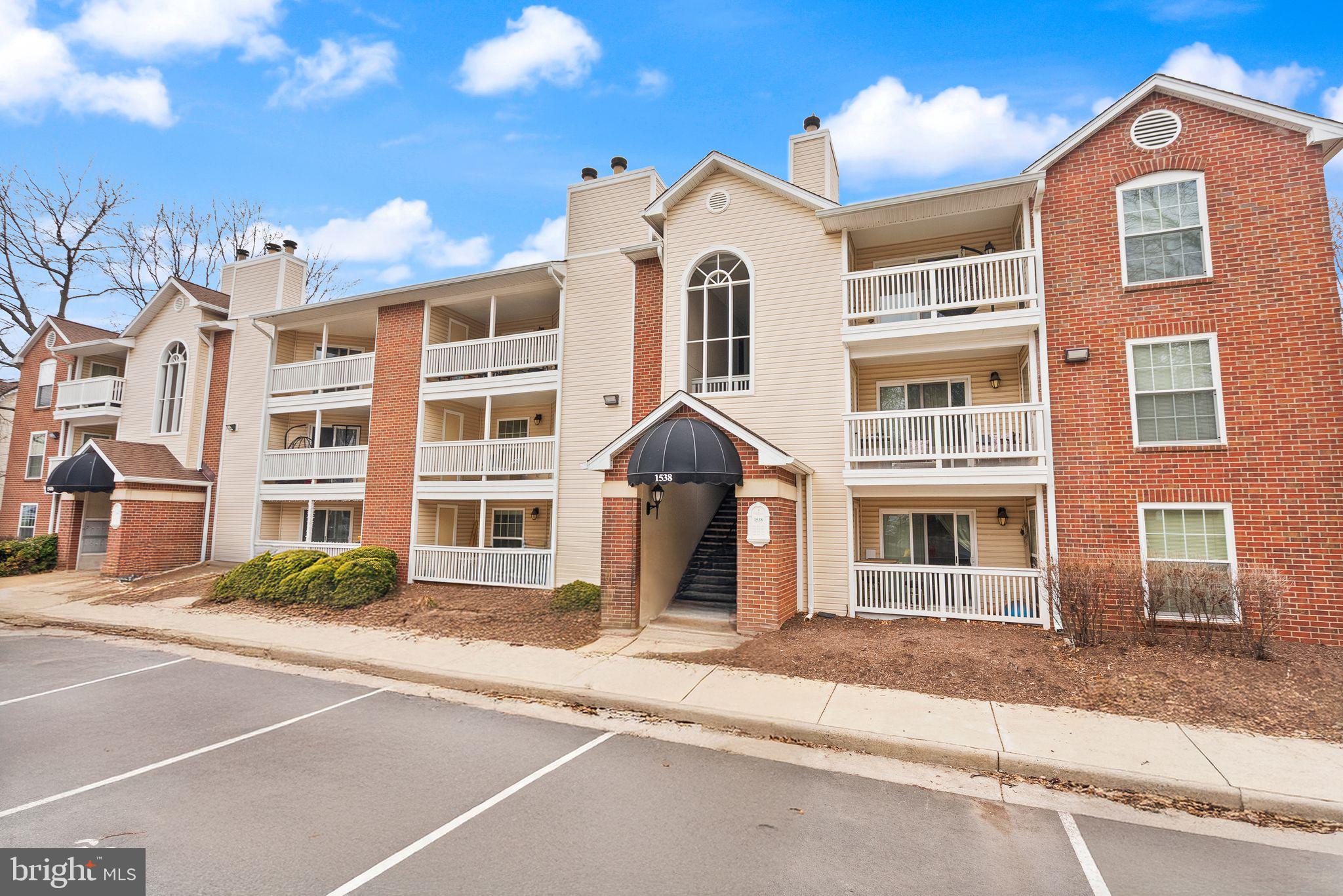 1538 LINCOLN WAY 201A