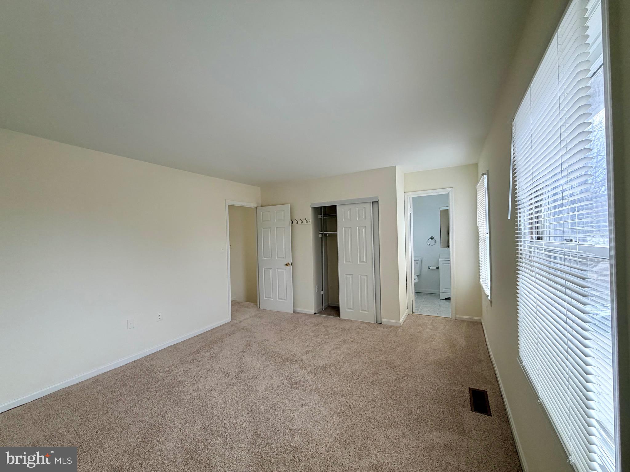 3048 HICKORY GROVE COURT