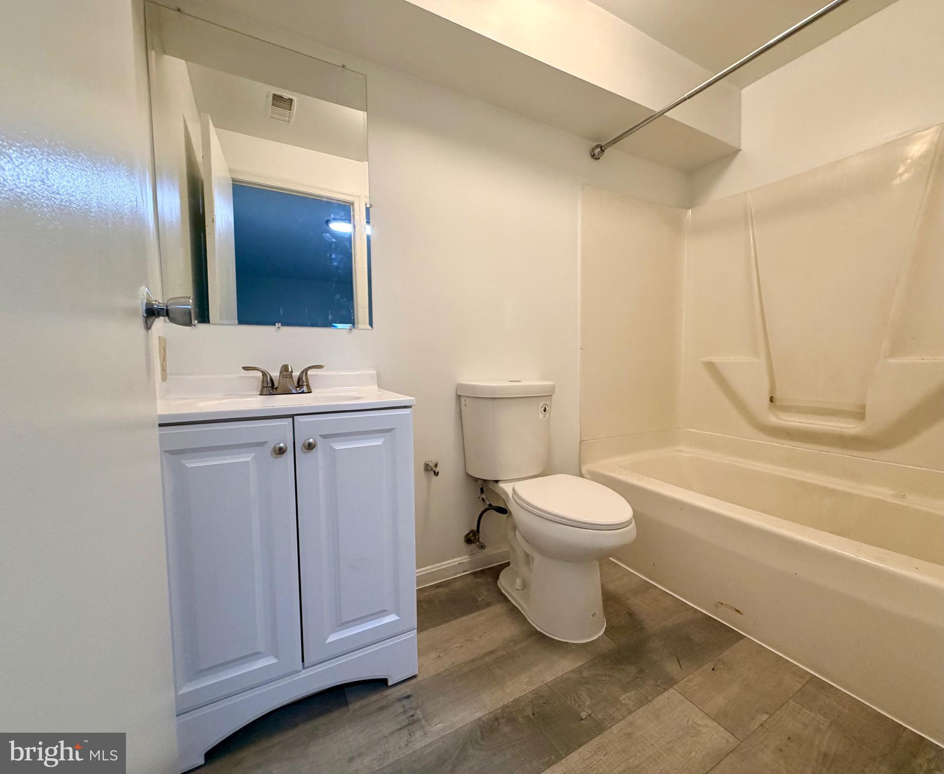 3048 HICKORY GROVE COURT