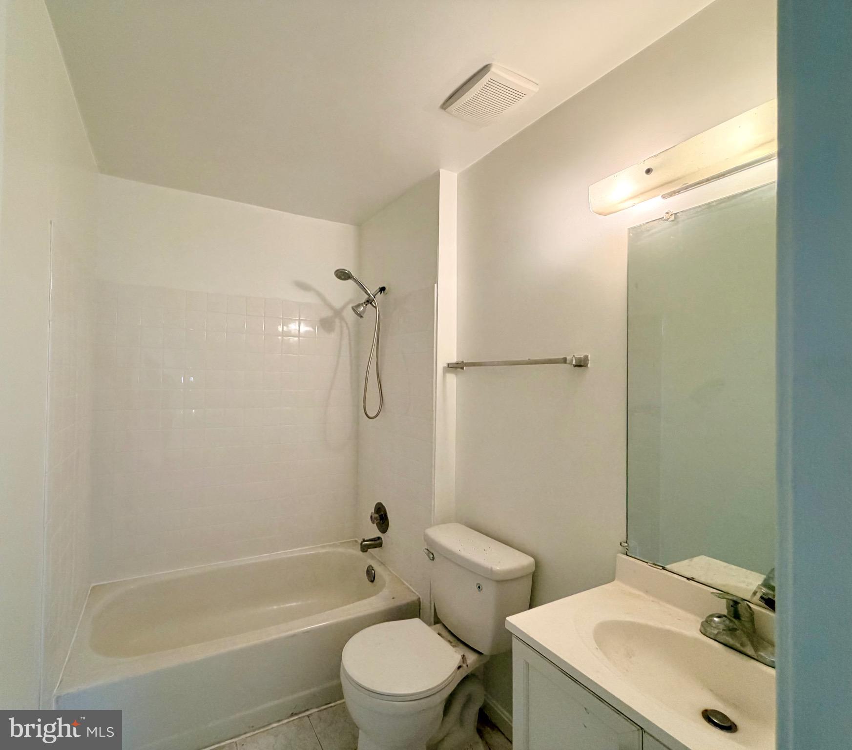 3048 HICKORY GROVE COURT