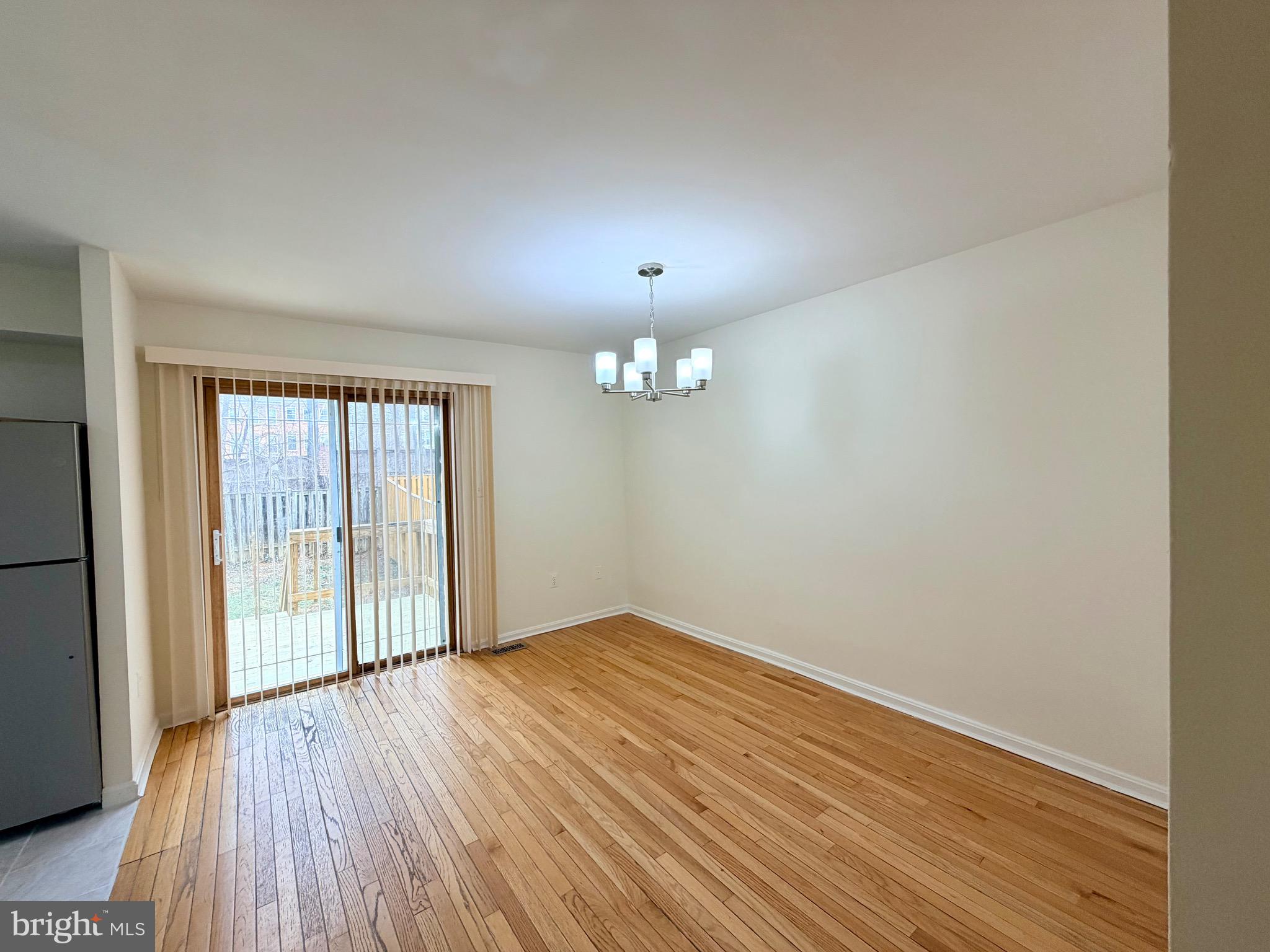 3048 HICKORY GROVE COURT