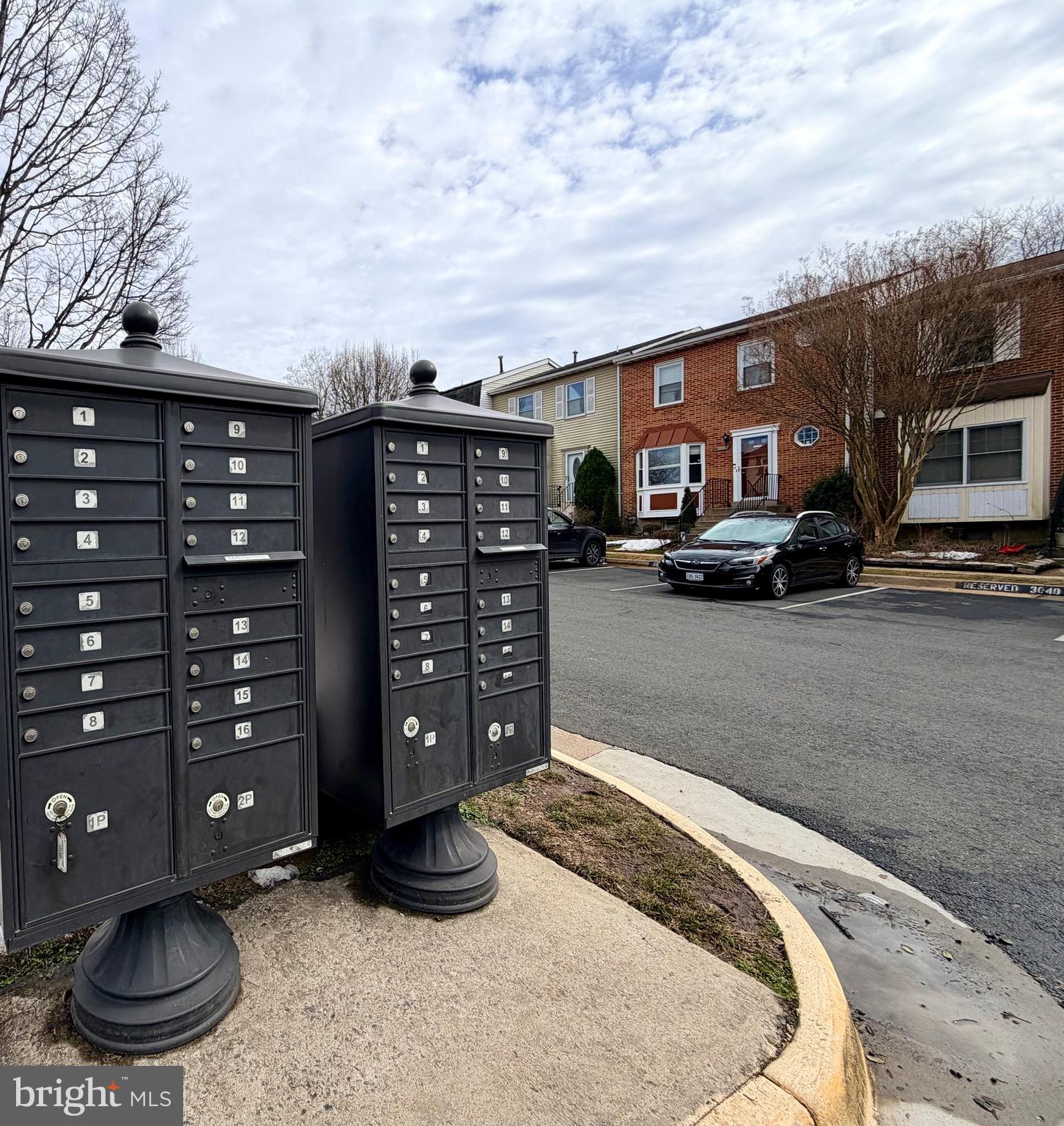 3048 HICKORY GROVE COURT