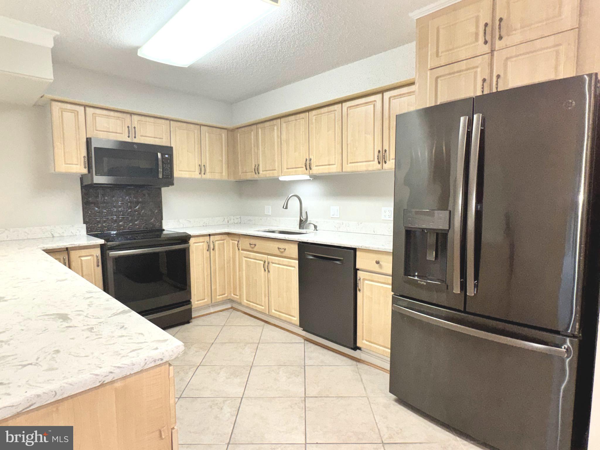 3800 POWELL LANE 302