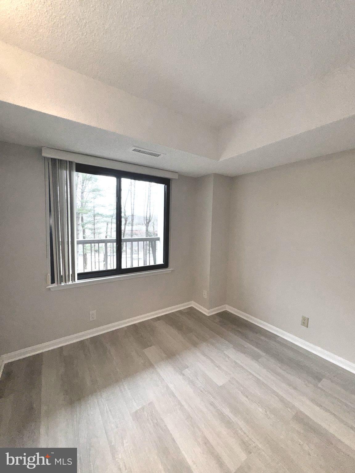 3800 POWELL LANE 302