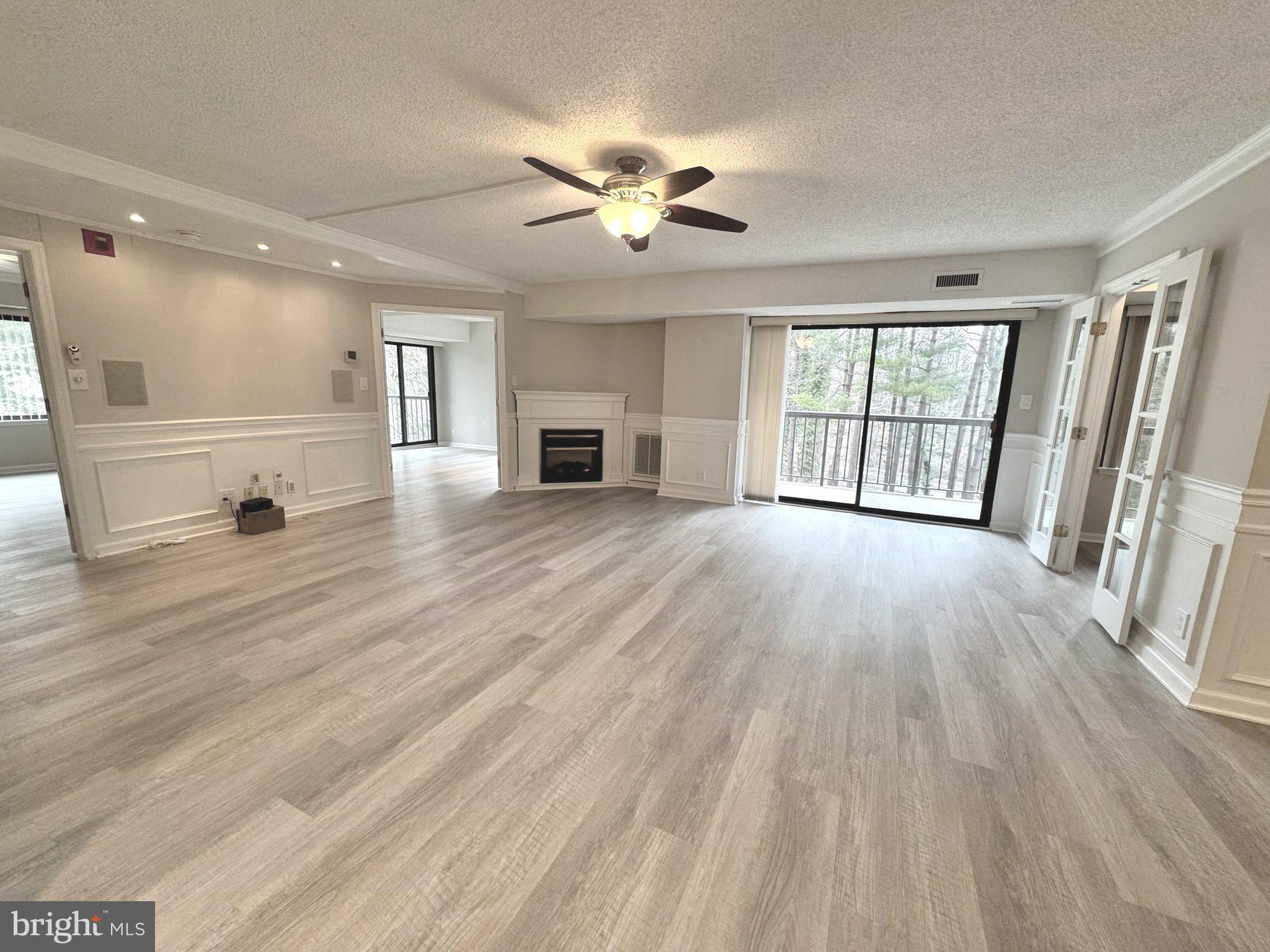 3800 POWELL LANE 302