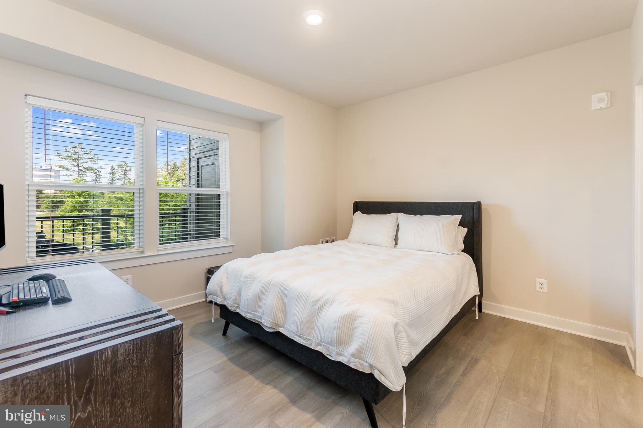 12850 MOSAIC PARK WAY B