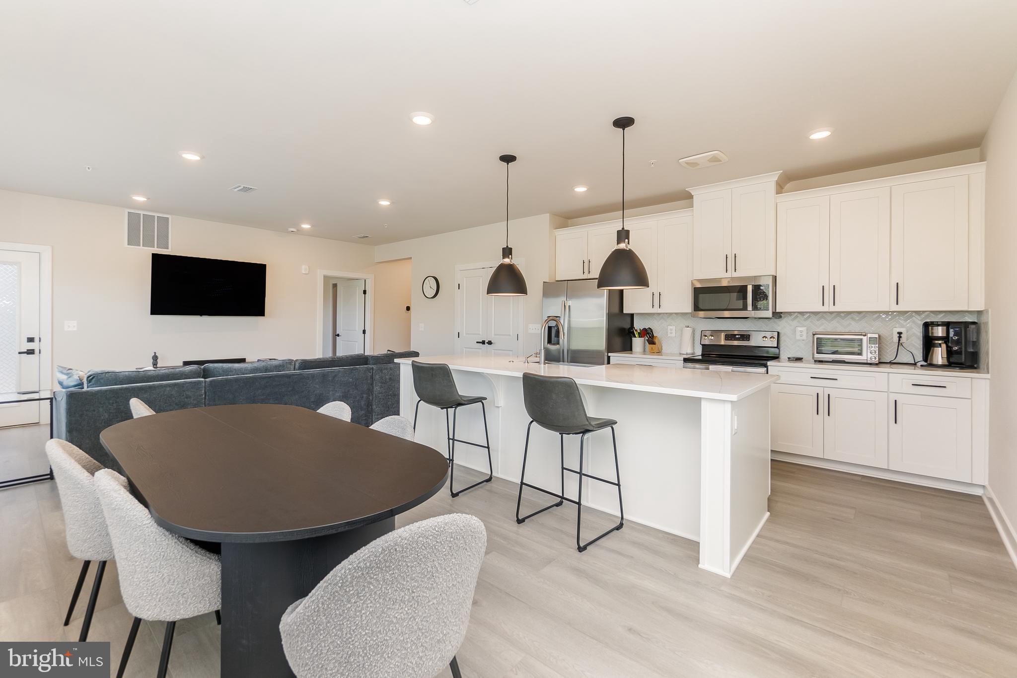 12850 MOSAIC PARK WAY B