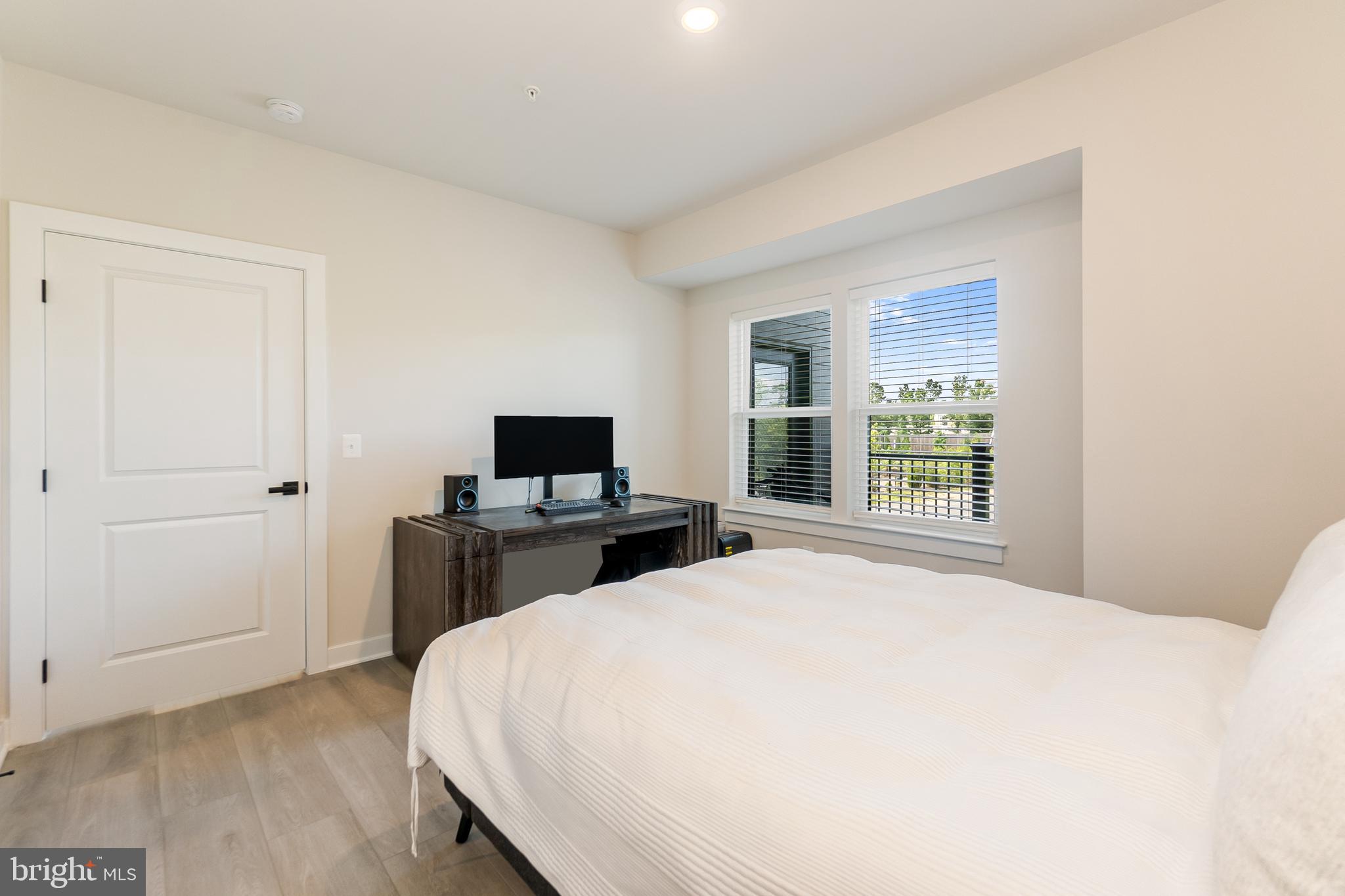 12850 MOSAIC PARK WAY B