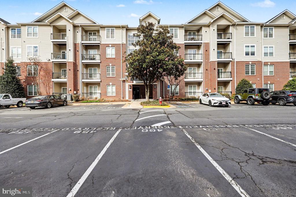 1570 SPRING GATE DRIVE 7201