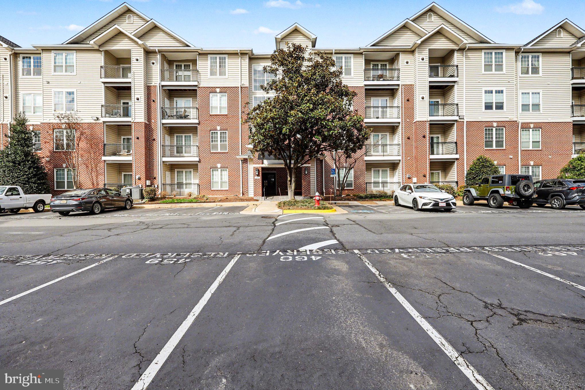 1570 SPRING GATE DRIVE 7201