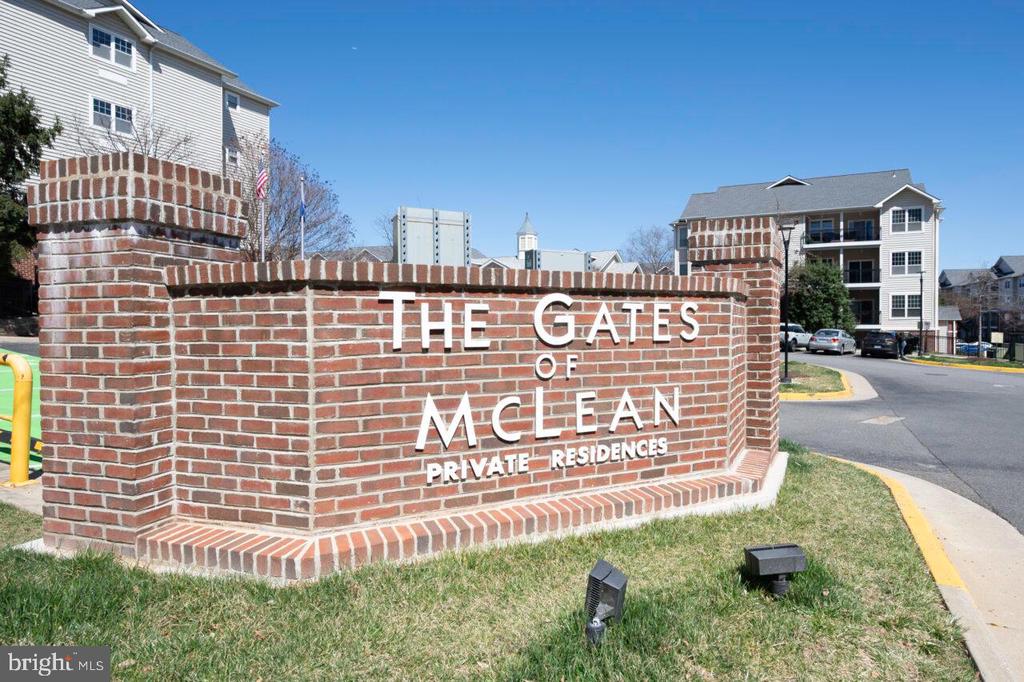 1570 SPRING GATE DRIVE 7201