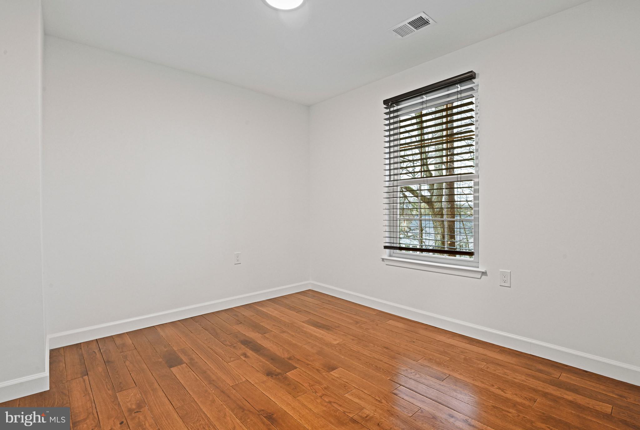 1413 BAYSHIRE LANE