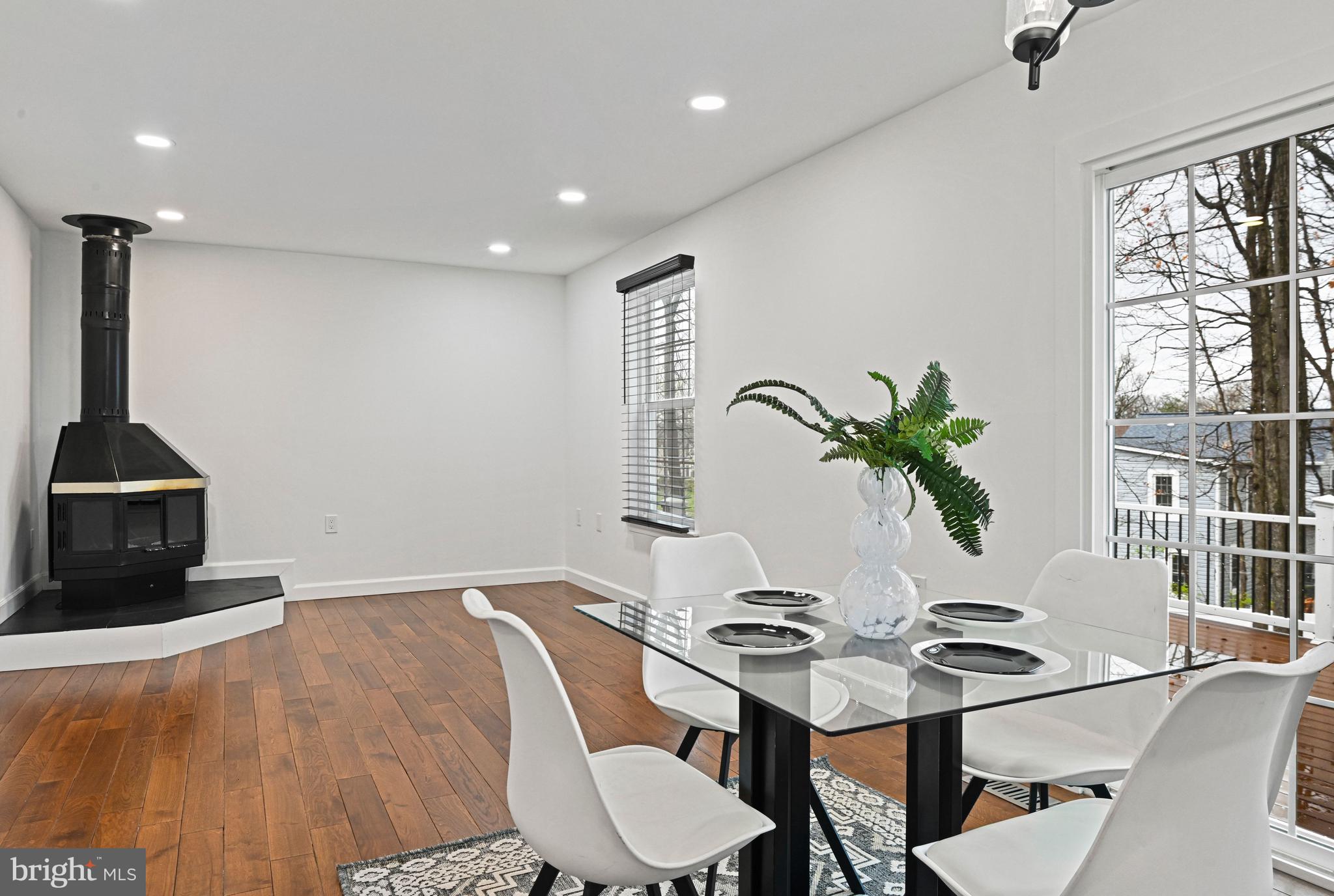 1413 BAYSHIRE LANE