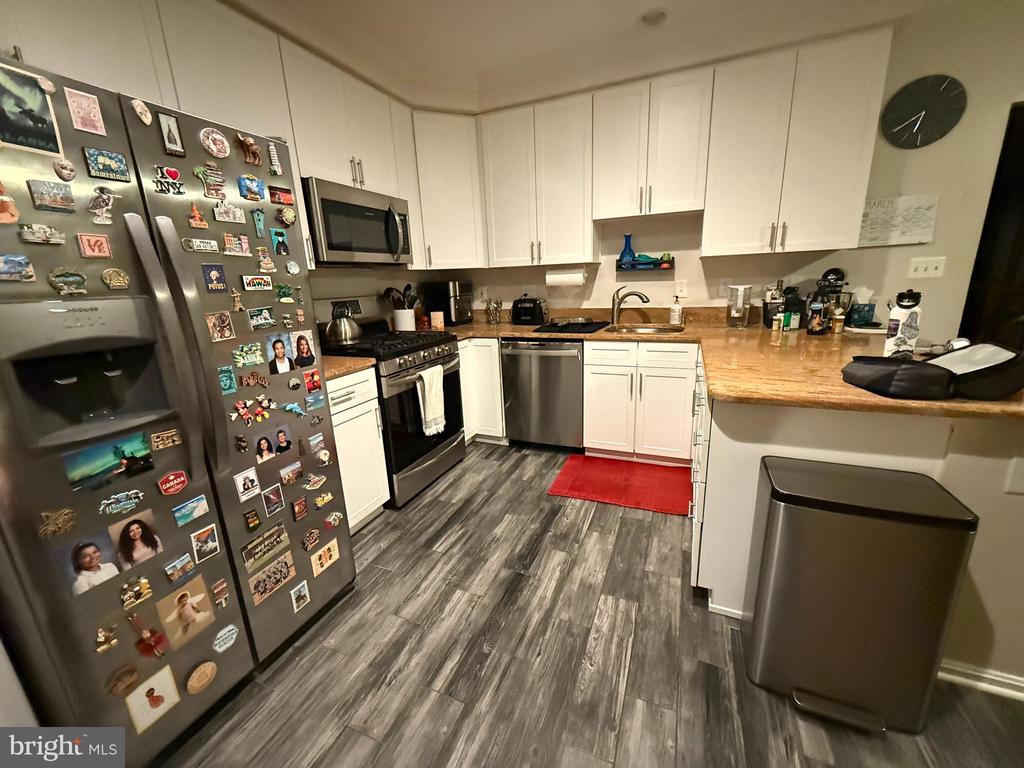 6117 DONIVAL SQUARE