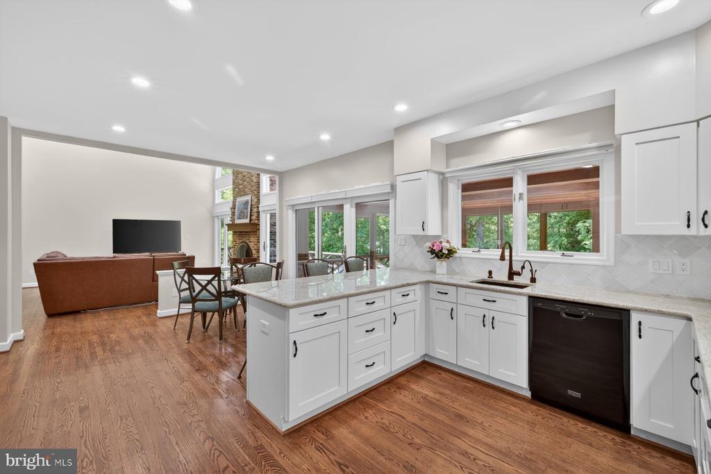 8704 MARGARET LANE