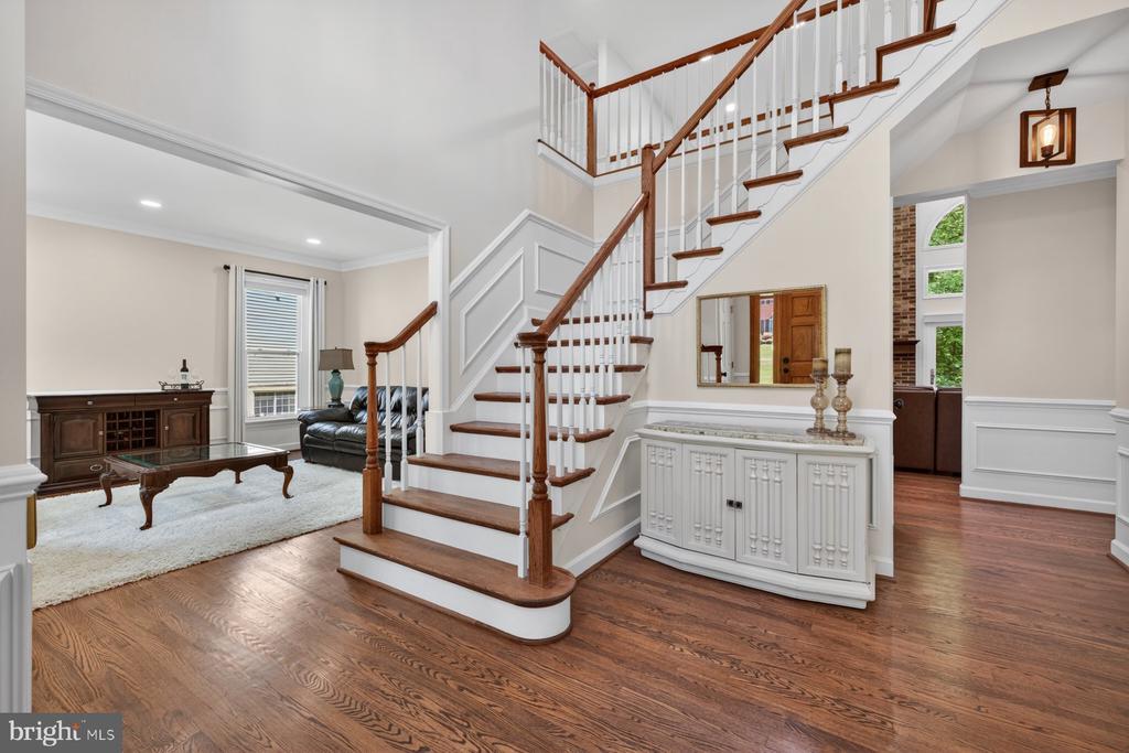 8704 MARGARET LANE
