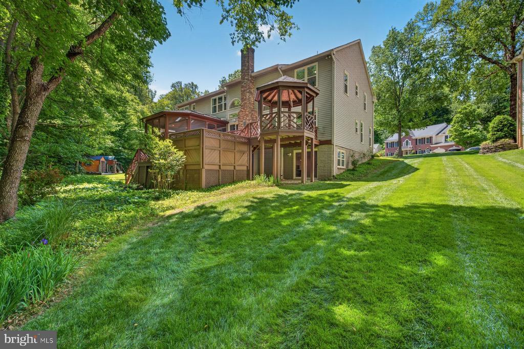 8704 MARGARET LANE