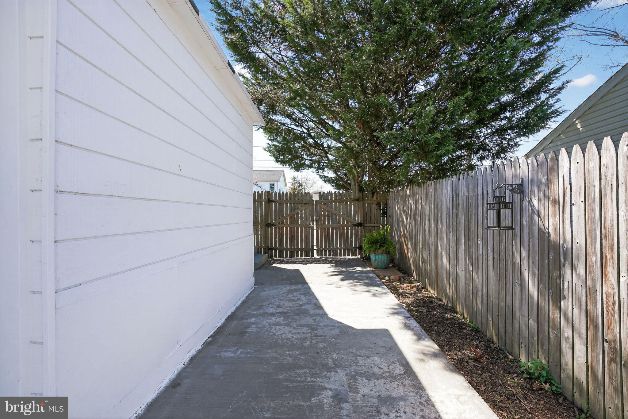 3206 CAMPBELL DRIVE