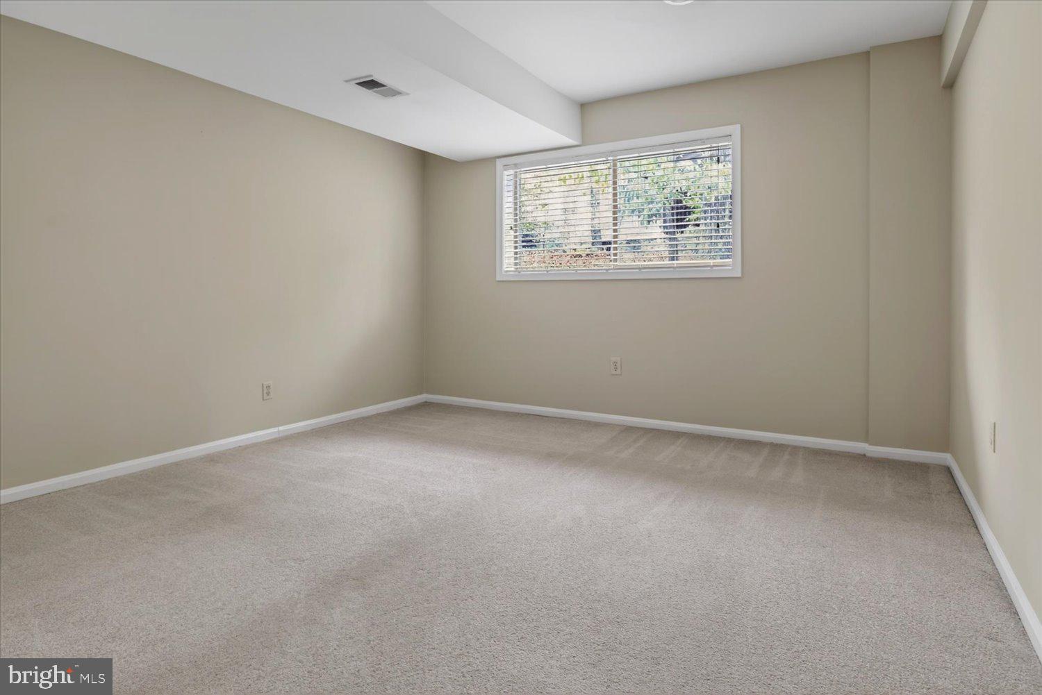 2105 LIRIO COURT