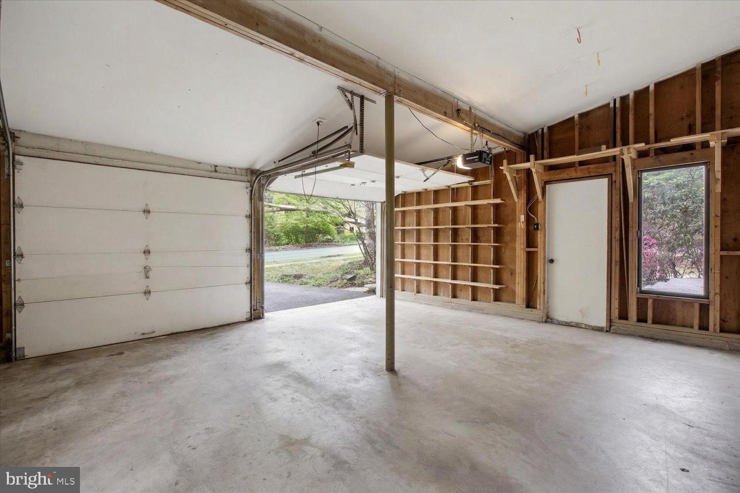 2105 LIRIO COURT