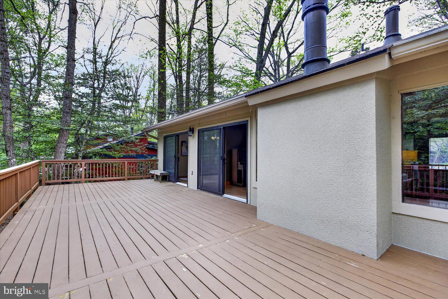 2105 LIRIO COURT