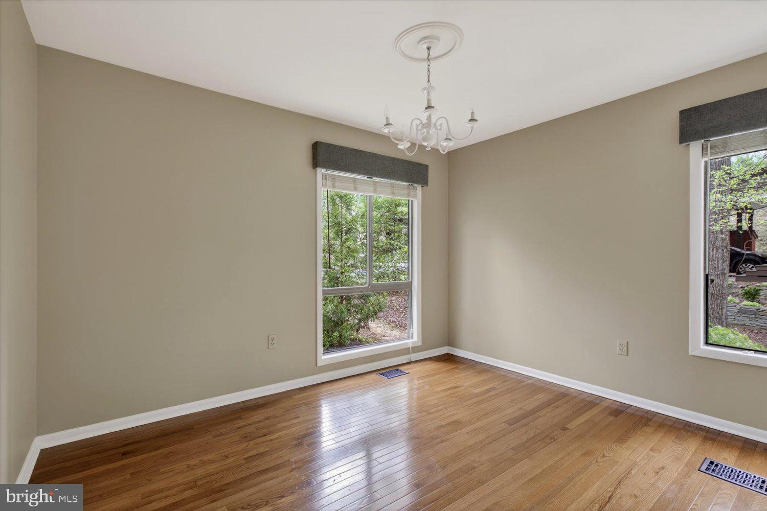 2105 LIRIO COURT