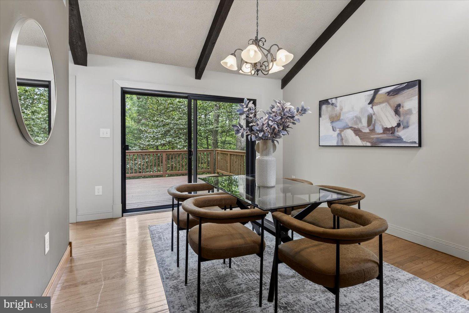 2105 LIRIO COURT
