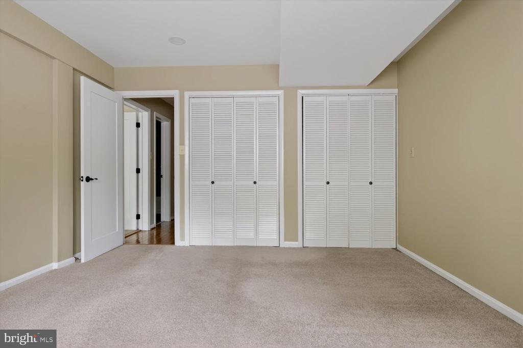2105 LIRIO COURT