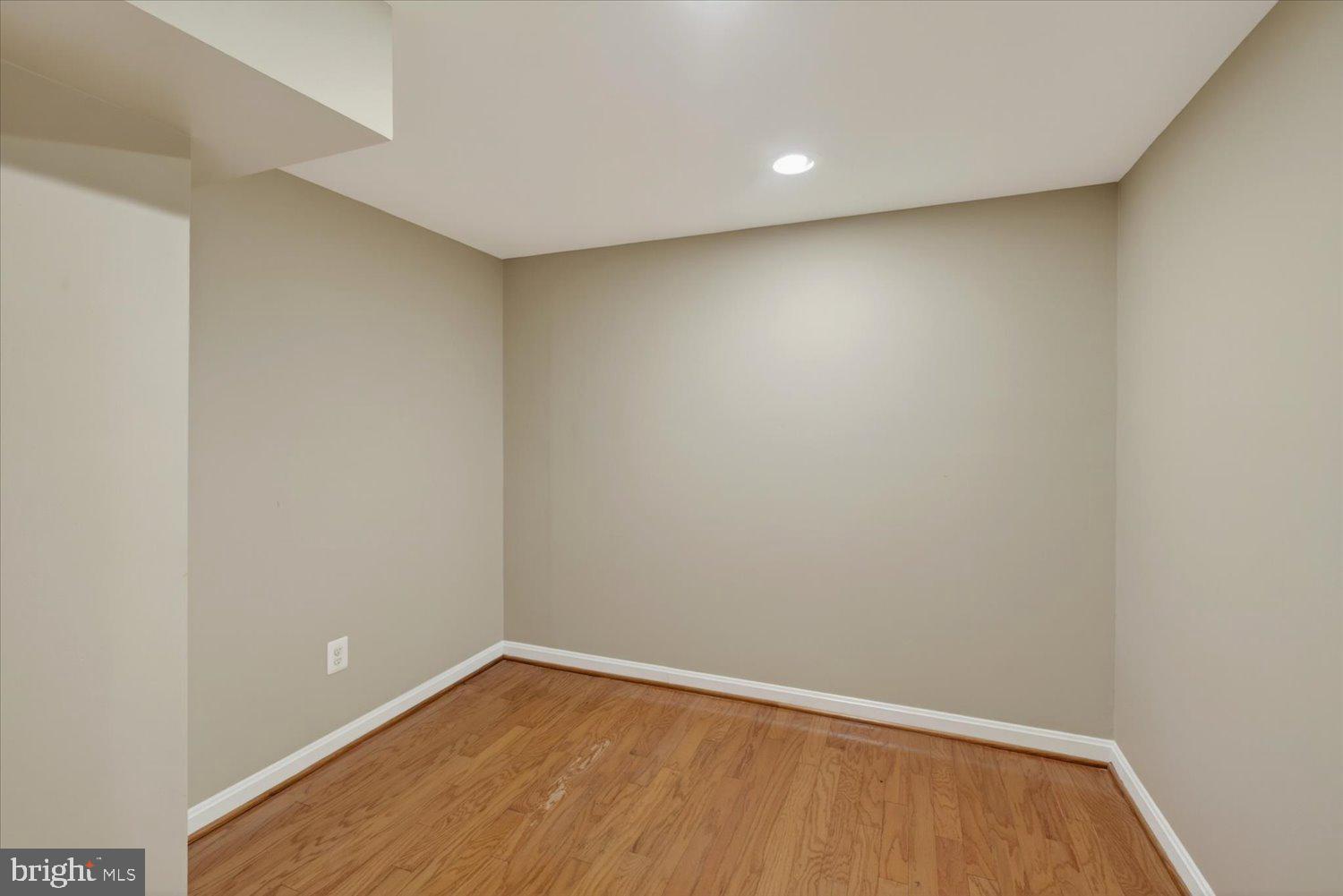 2105 LIRIO COURT