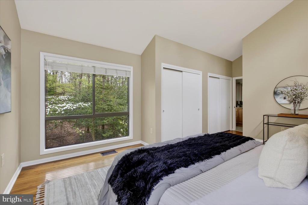 2105 LIRIO COURT
