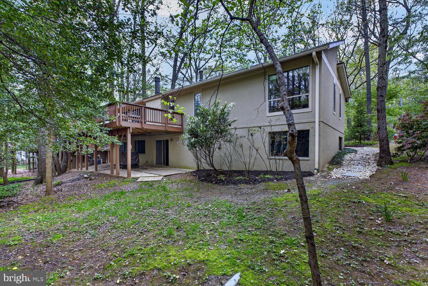 2105 LIRIO COURT
