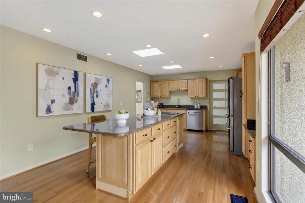 2105 LIRIO COURT