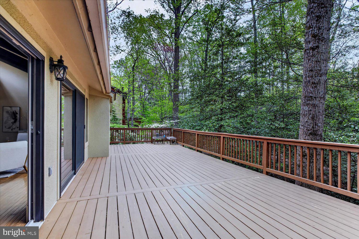 2105 LIRIO COURT