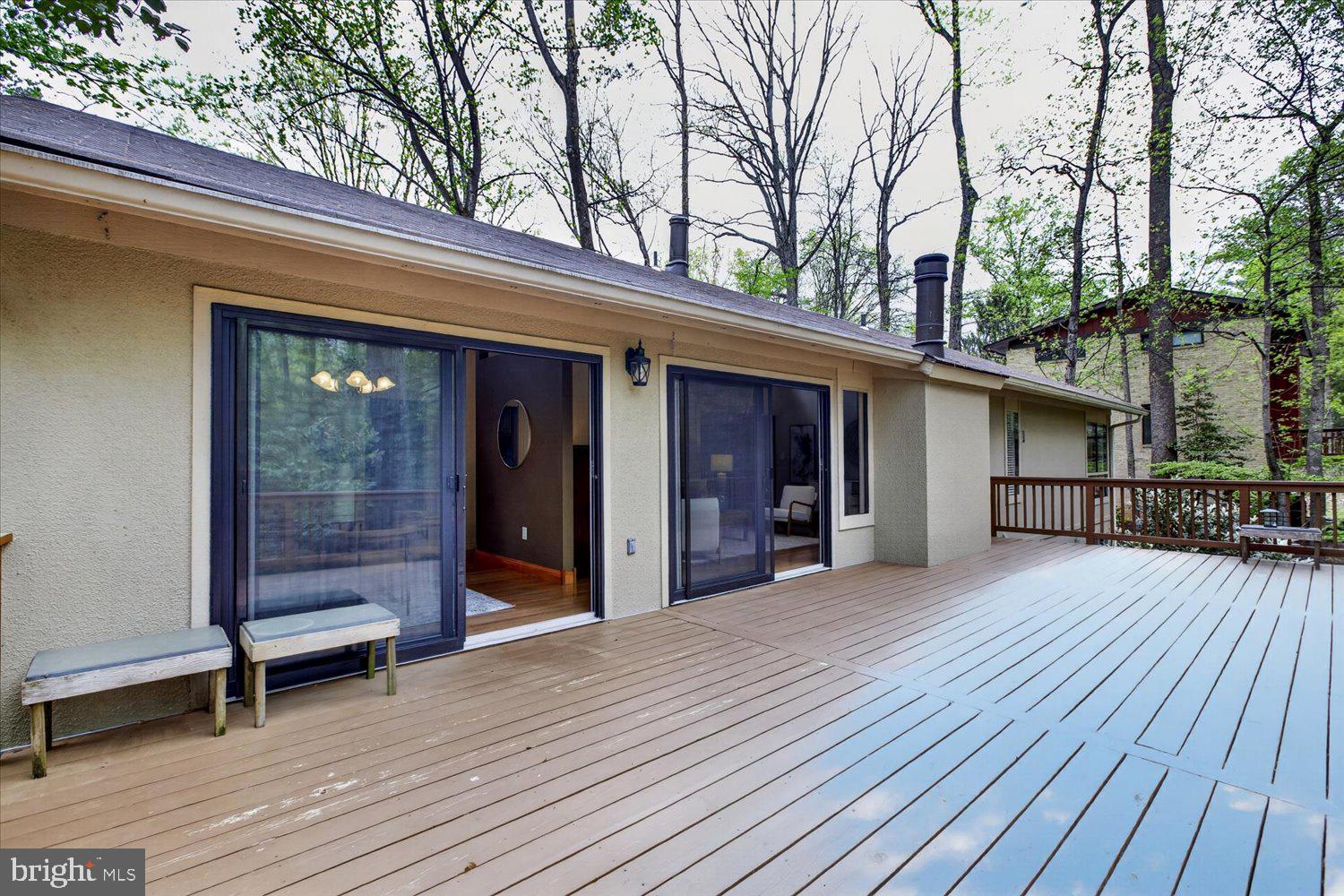2105 LIRIO COURT