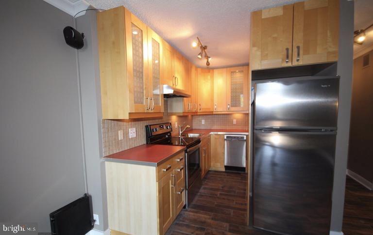 6800 FLEETWOOD ROAD 214