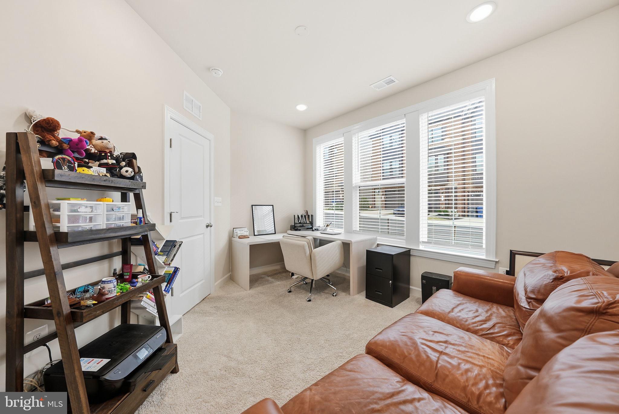 7220 MOUNTAINEER DRIVE